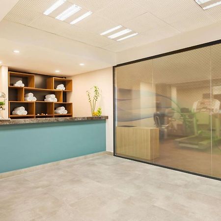 Tryp By Wyndham Istanbul Atasehir Hotell Exteriör bild